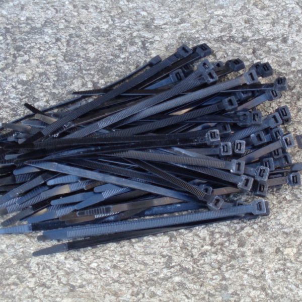 bundle of 8" zip ties