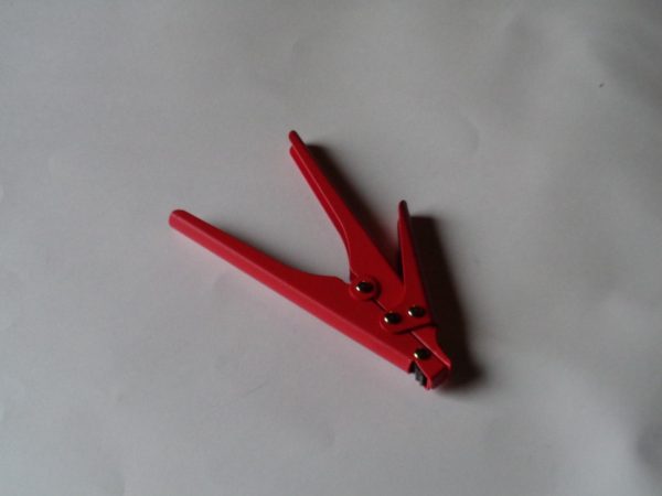 Tie Pull Cutter